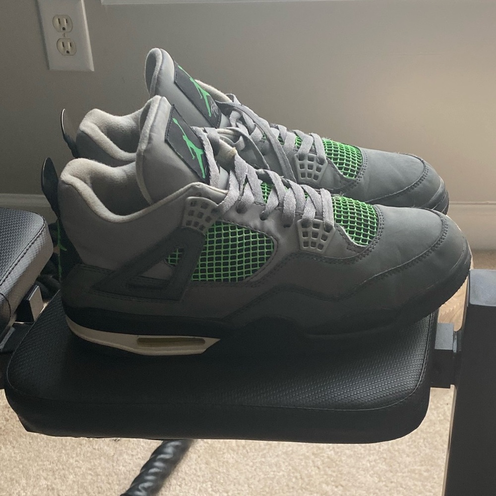 Jordan 4s